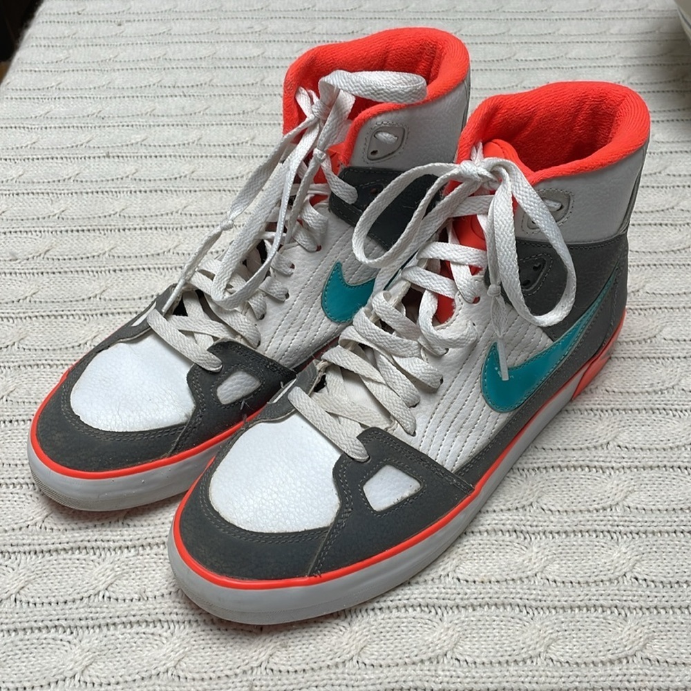 Men’s Nike Air flight AC Sz 10 white base w/ orange turquoise gray high tops